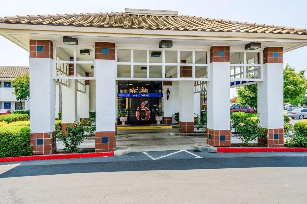 Motel 6 Oakdale, Ca ภายนอก รูปภาพ
