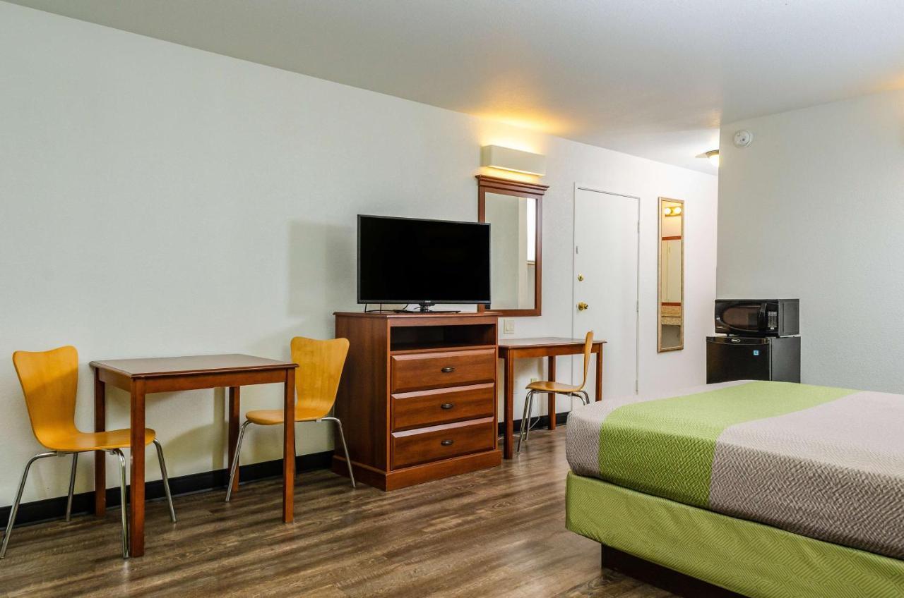 Motel 6 Oakdale, Ca ภายนอก รูปภาพ