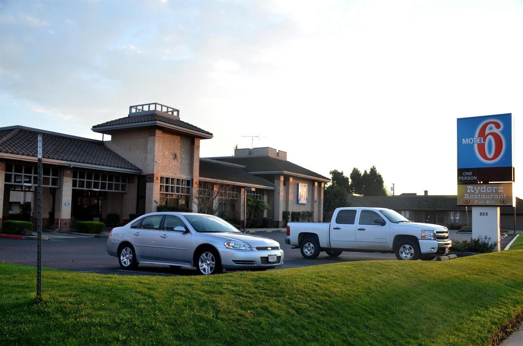 Motel 6 Oakdale, Ca ภายนอก รูปภาพ