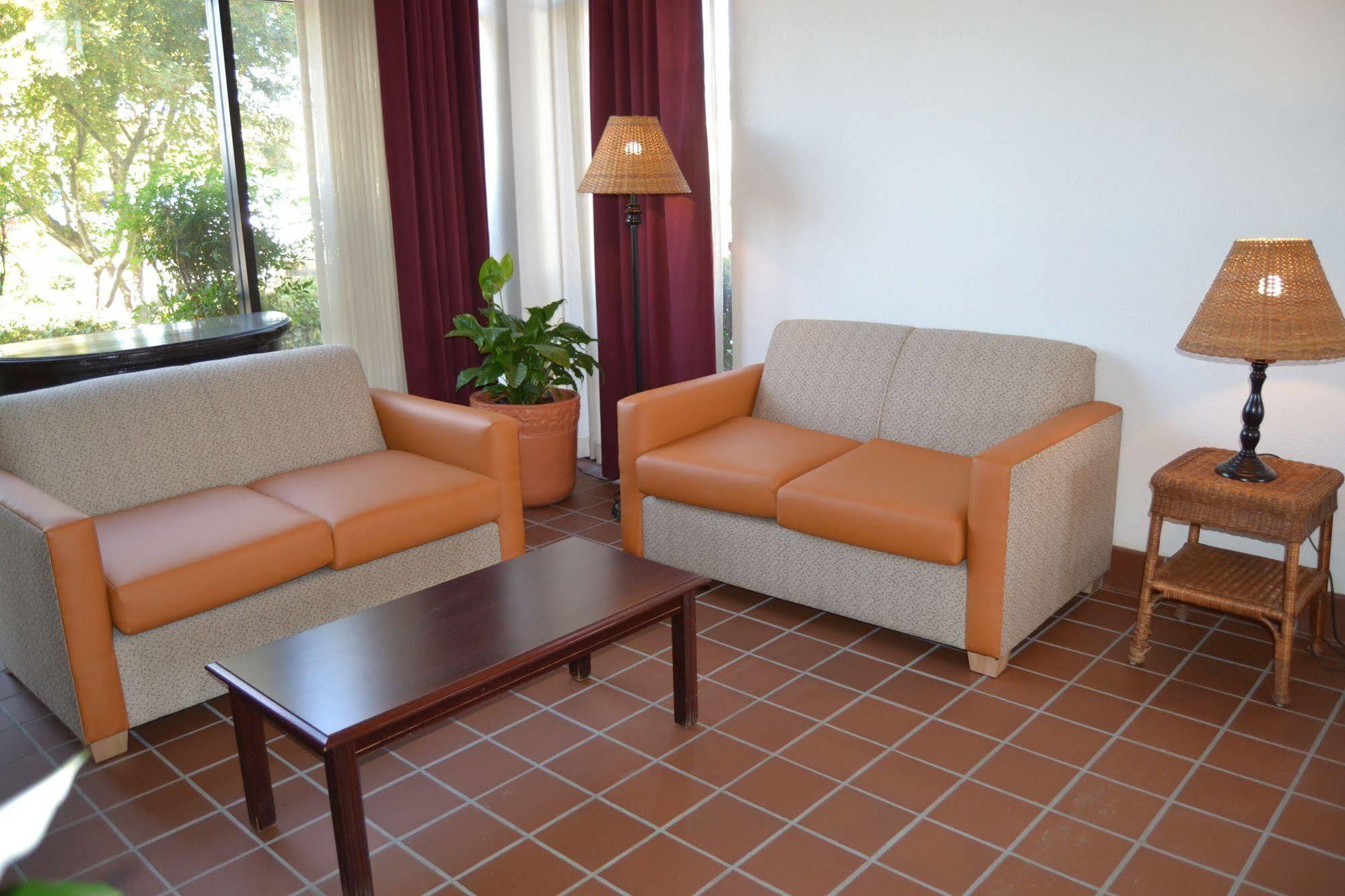 Motel 6 Oakdale, Ca ภายนอก รูปภาพ